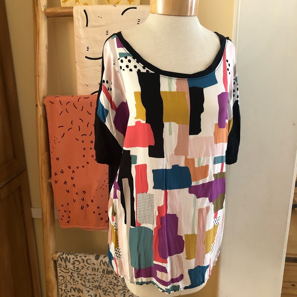 T.La Colorful Abstract Blouse